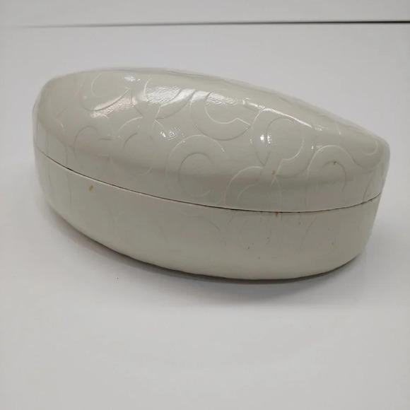 Coach Sunglasses Eyeglasses  White‎ Hard Clamshell Case Embossed “C" Logo Luxury - Picture 1 of 6